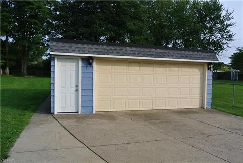 6495 Michael Dr, Brook Park, OH 44142 photo 7