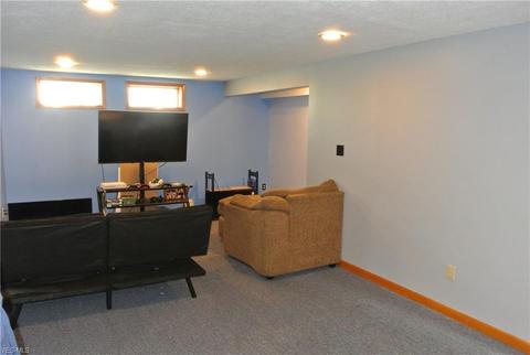 6495 Michael Dr, Brook Park, OH 44142 photo 24