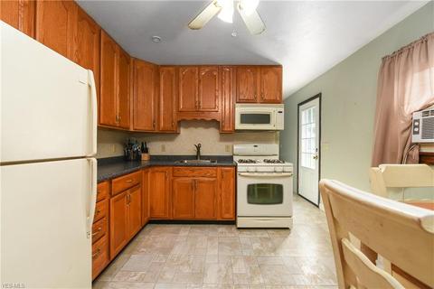 718 Boston Ave, Elyria, OH 44035 photo 9