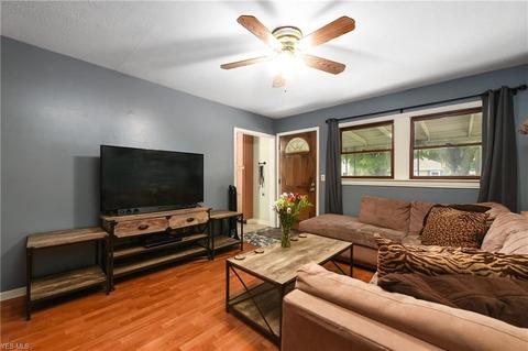 718 Boston Ave, Elyria, OH 44035 photo 5