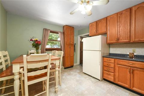718 Boston Ave, Elyria, OH 44035 photo 6