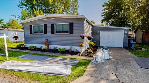 140 E Lake Ct, Lagrange, OH 44050 photo 3