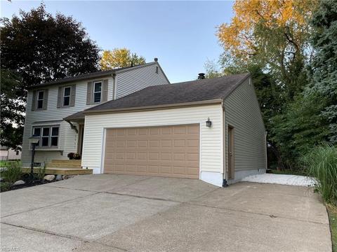 6957 Eastham Cir NW, Canton, OH 44708 photo 2