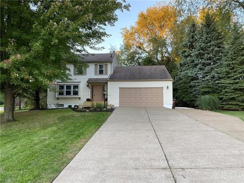 6957 Eastham Cir NW, Canton, OH 44708 photo 1