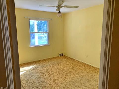 684 E 266th St, Euclid, OH 44132 photo 13