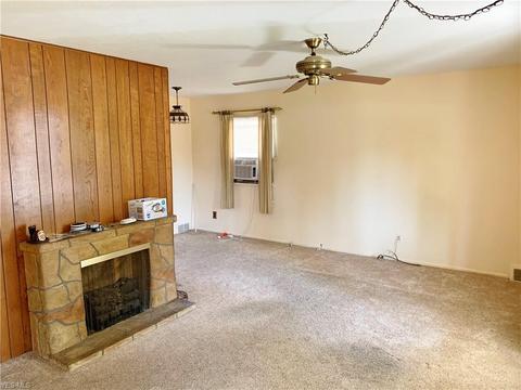 684 E 266th St, Euclid, OH 44132 photo 4