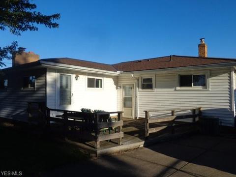10921 Schwab Dr, Parma, OH 44130 photo 3