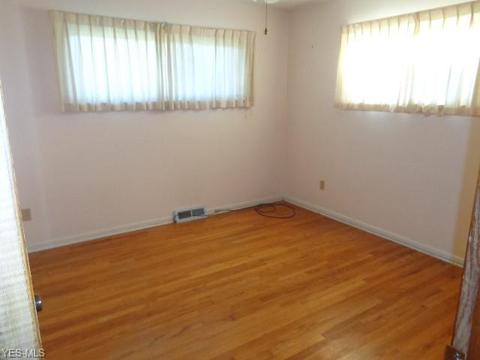 10921 Schwab Dr, Parma, OH 44130 photo 15
