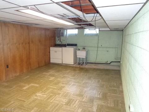 10921 Schwab Dr, Parma, OH 44130 photo 22