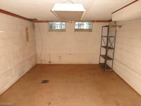 10921 Schwab Dr, Parma, OH 44130 photo 20