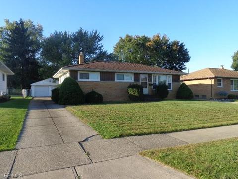 10921 Schwab Dr, Parma, OH 44130 photo 5