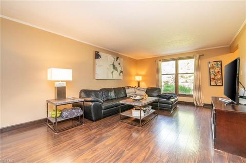 37100 Fox Run Dr, Solon, OH 44139 photo 6
