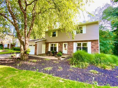 37100 Fox Run Dr, Solon, OH 44139 photo 1