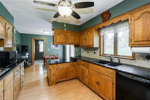 6096 Groton St NW, Canton, OH 44708 photo 12