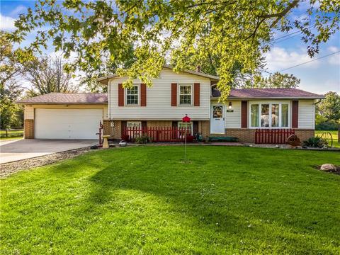696 Griffith Rd, Akron, OH 44312 photo 1