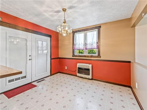 696 Griffith Rd, Akron, OH 44312 photo 6