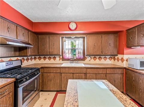 696 Griffith Rd, Akron, OH 44312 photo 8