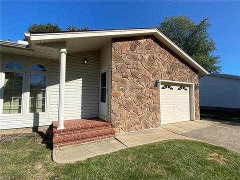 3011 Saybula Dr, Ashtabula, OH 44004 photo 2