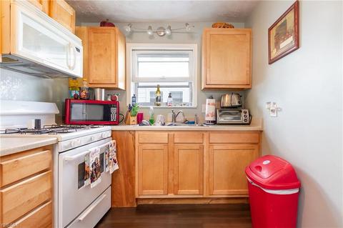 602 E Broad St, Elyria, OH 44035 photo 6