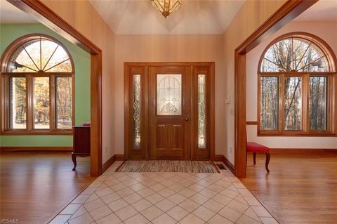 2910 Millgate Dr, Willoughby Hills, OH 44094 photo 6