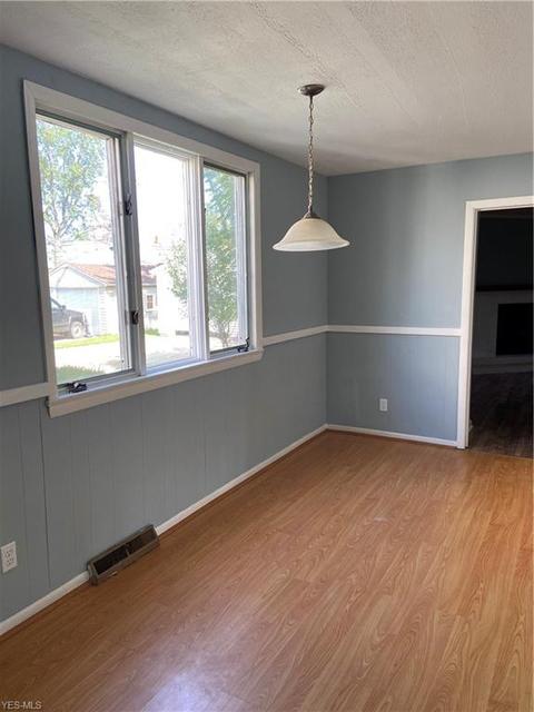 128 Warren Ave, Elyria, OH 44035 photo 8