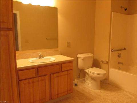 4703 Hills And Dales Rd NW #306, Canton, OH 44708 photo 16