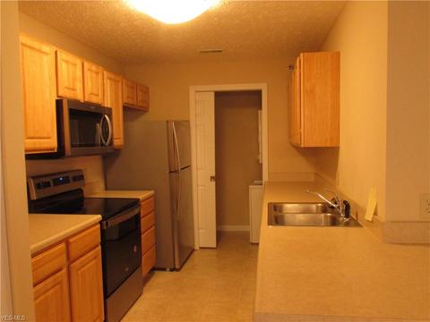 4703 Hills And Dales Rd NW #306, Canton, OH 44708 photo 5