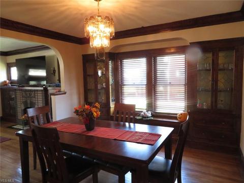 3319 Ingleside Dr, Parma, OH 44134 photo 3