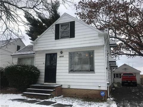 18112 Mccracken Rd, Maple Heights, OH 44137 photo 1