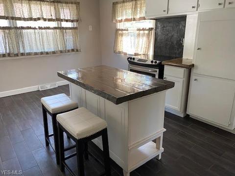 1711 E 291st St, Wickliffe, OH 44092 photo 3