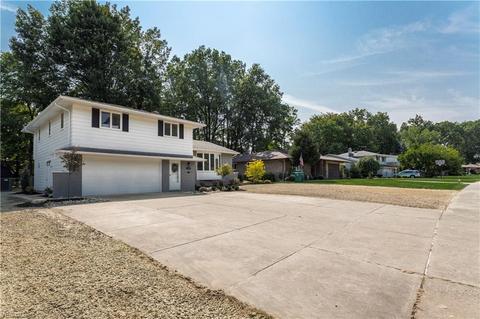 1000 E Decker Dr, Seven Hills, OH 44131 photo 3