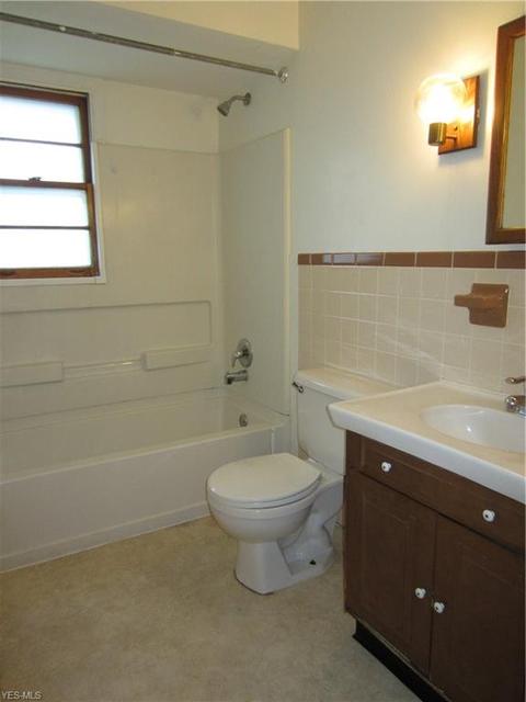 274 Boston Ave, Elyria, OH 44035 photo 8