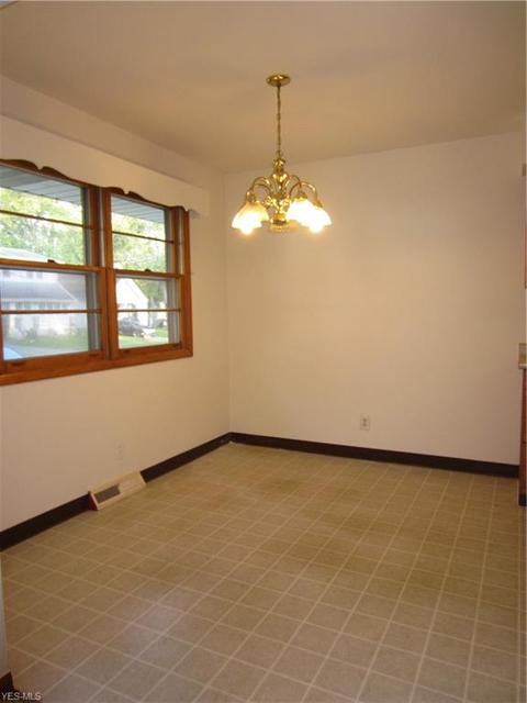 274 Boston Ave, Elyria, OH 44035 photo 7