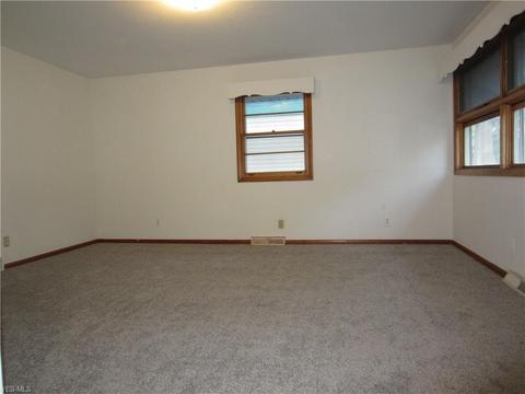 274 Boston Ave, Elyria, OH 44035 photo 2