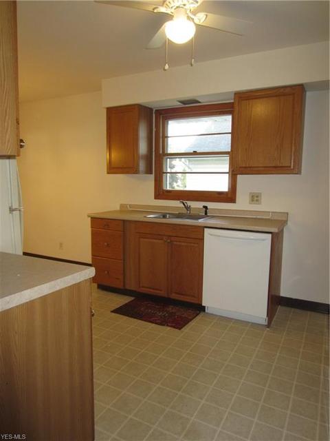 274 Boston Ave, Elyria, OH 44035 photo 6