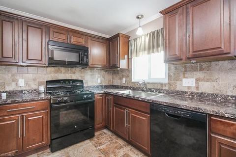 7622 Roeper Rd, Parma, OH 44134 photo 10