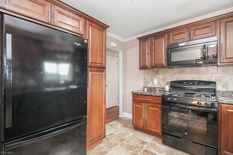 7622 Roeper Rd, Parma, OH 44134 photo 9