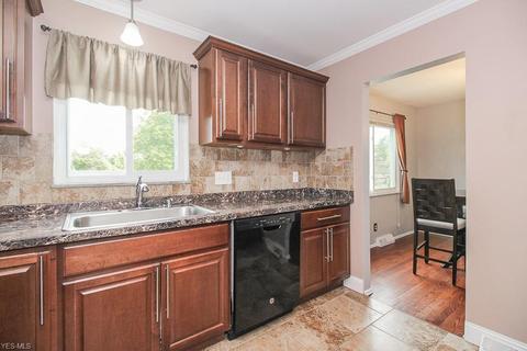 7622 Roeper Rd, Parma, OH 44134 photo 12