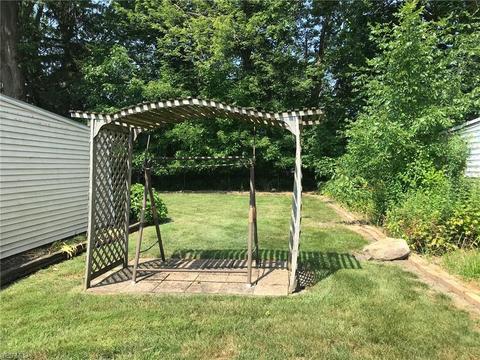 302 E 257th St, Euclid, OH 44132 photo 4