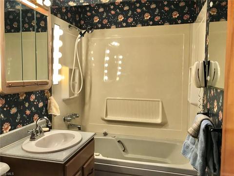 302 E 257th St, Euclid, OH 44132 photo 21