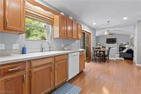 153 Xavier St, Elyria, OH 44035 photo 11