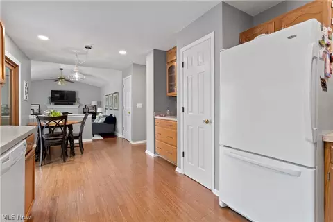 153 Xavier St, Elyria, OH 44035 photo 10