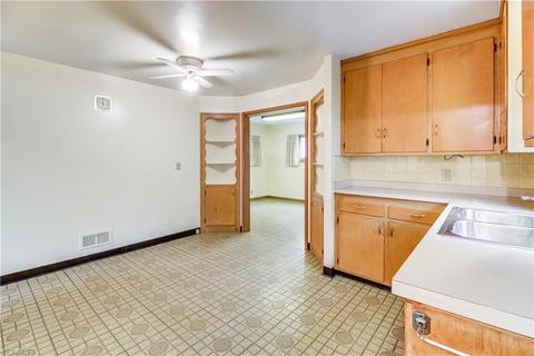 2313 E 290th St, Wickliffe, OH 44092 photo 15