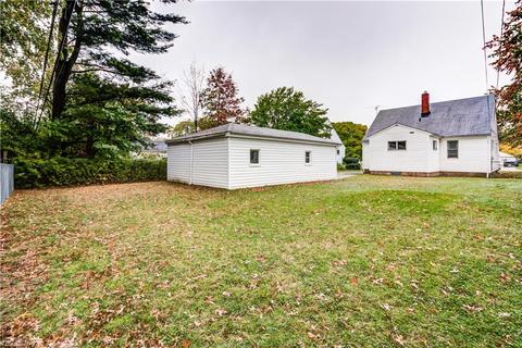 2313 E 290th St, Wickliffe, OH 44092 photo 6