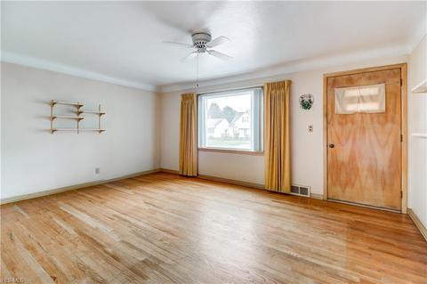 2313 E 290th St, Wickliffe, OH 44092 photo 8