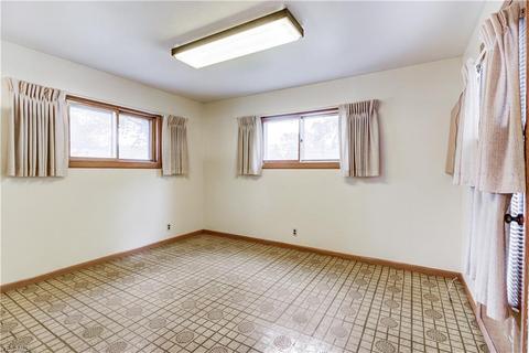 2313 E 290th St, Wickliffe, OH 44092 photo 16