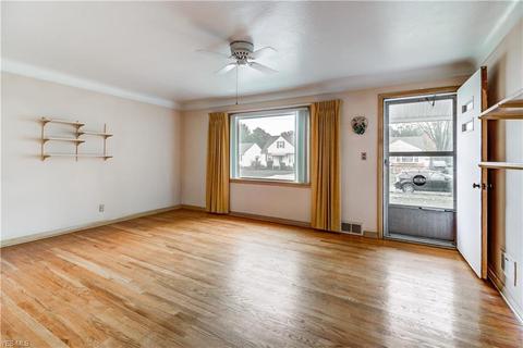 2313 E 290th St, Wickliffe, OH 44092 photo 7