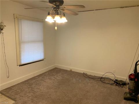 282 Broad St, Struthers, OH 44471 photo 6
