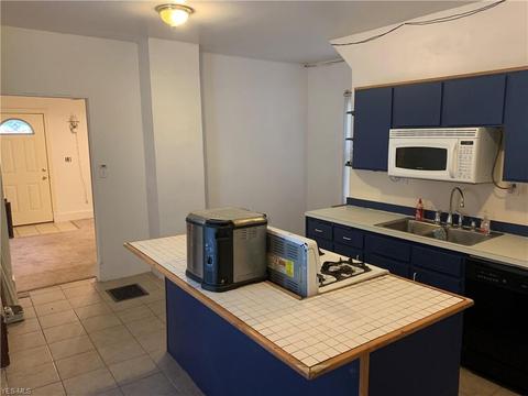 282 Broad St, Struthers, OH 44471 photo 4