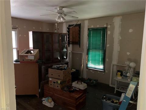 282 Broad St, Struthers, OH 44471 photo 9